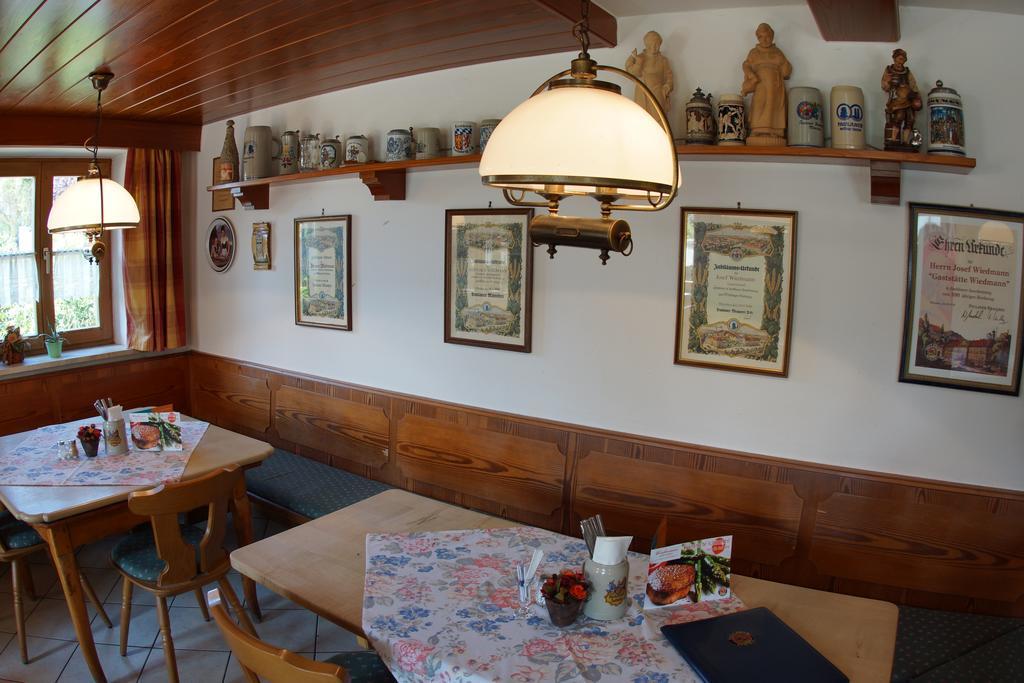 Gasthaus Und Landhotel Wiedmann 에레싱 외부 사진