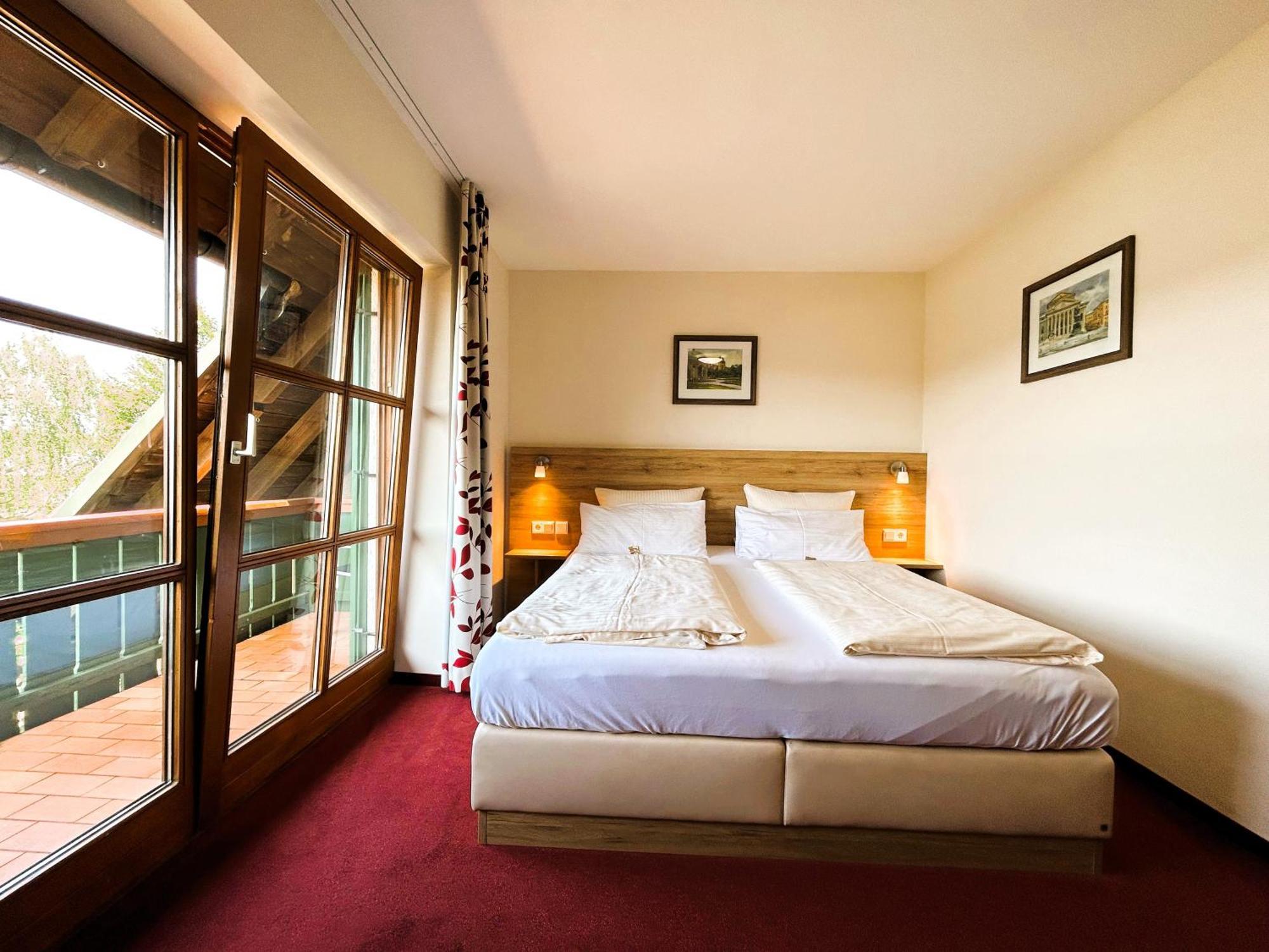 Gasthaus Und Landhotel Wiedmann 에레싱 외부 사진