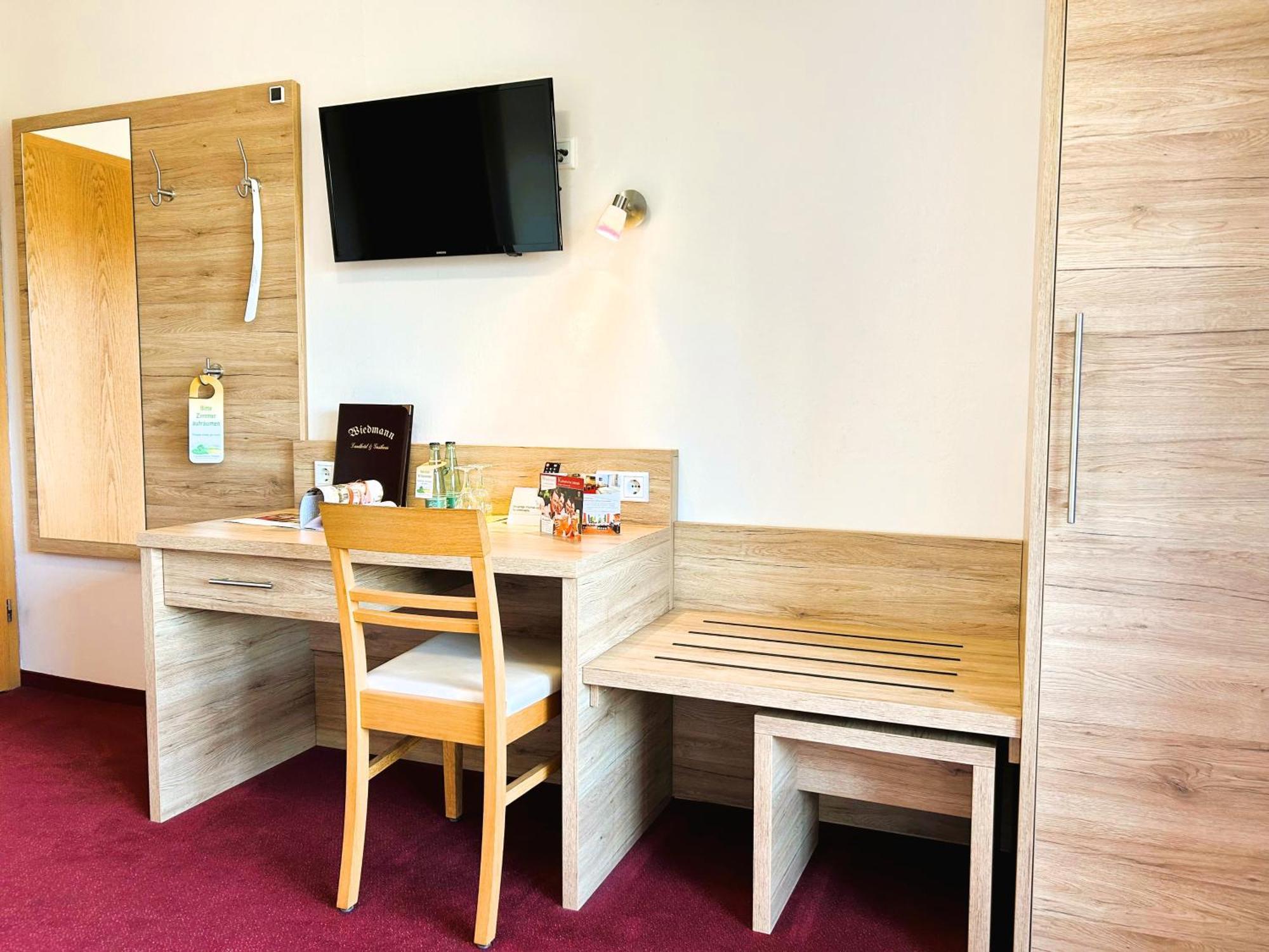 Gasthaus Und Landhotel Wiedmann 에레싱 외부 사진