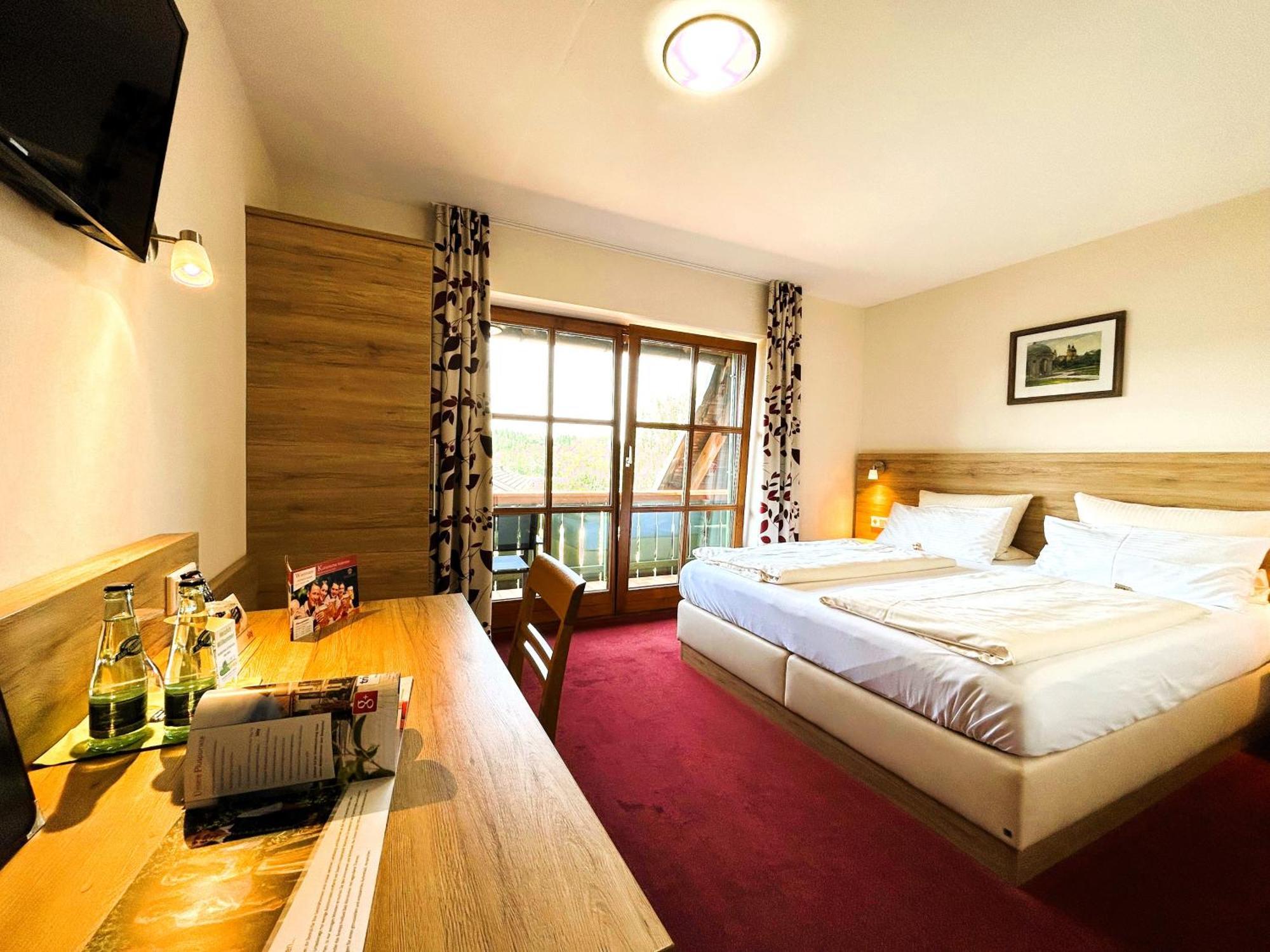 Gasthaus Und Landhotel Wiedmann 에레싱 외부 사진