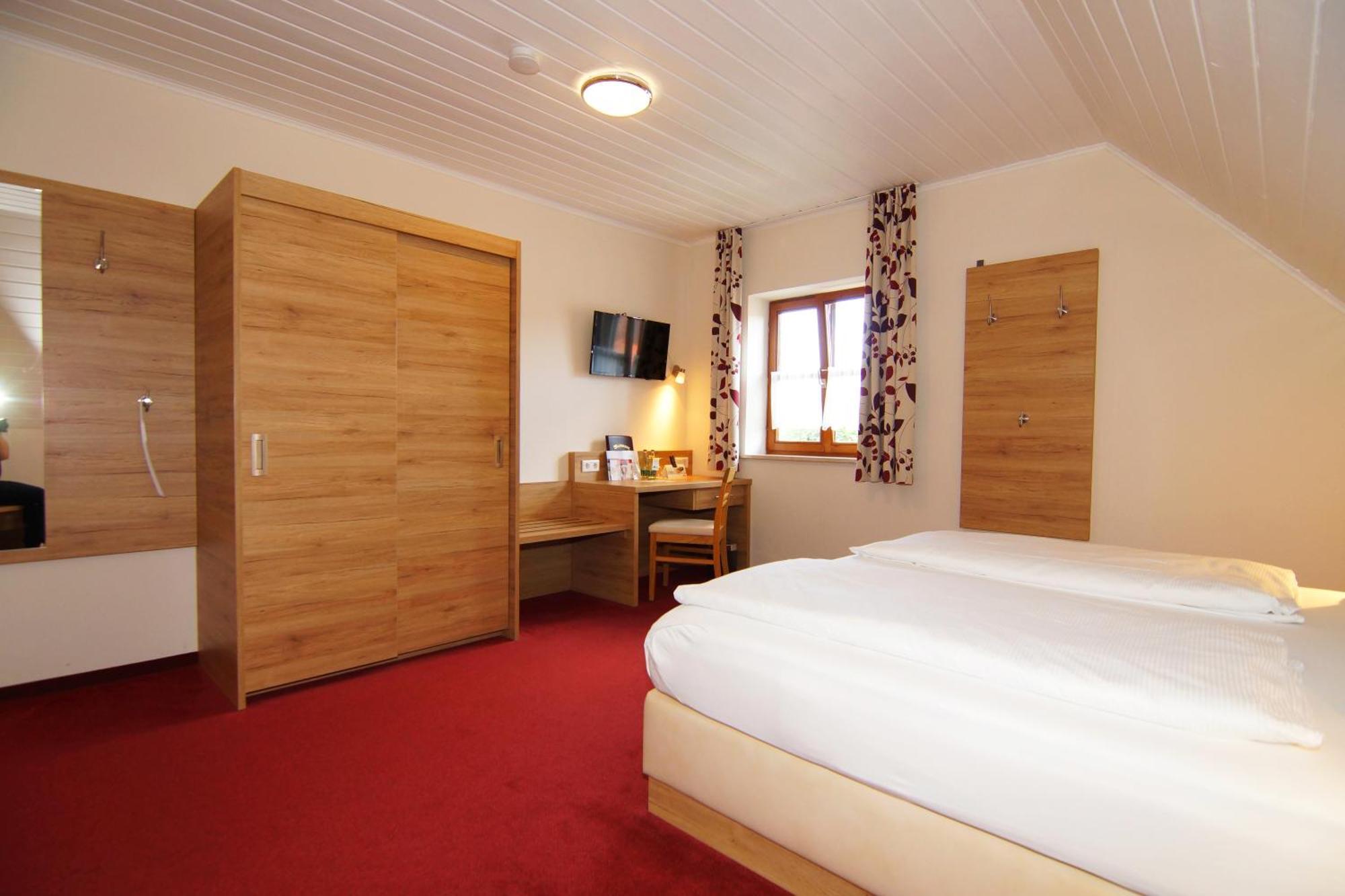 Gasthaus Und Landhotel Wiedmann 에레싱 외부 사진