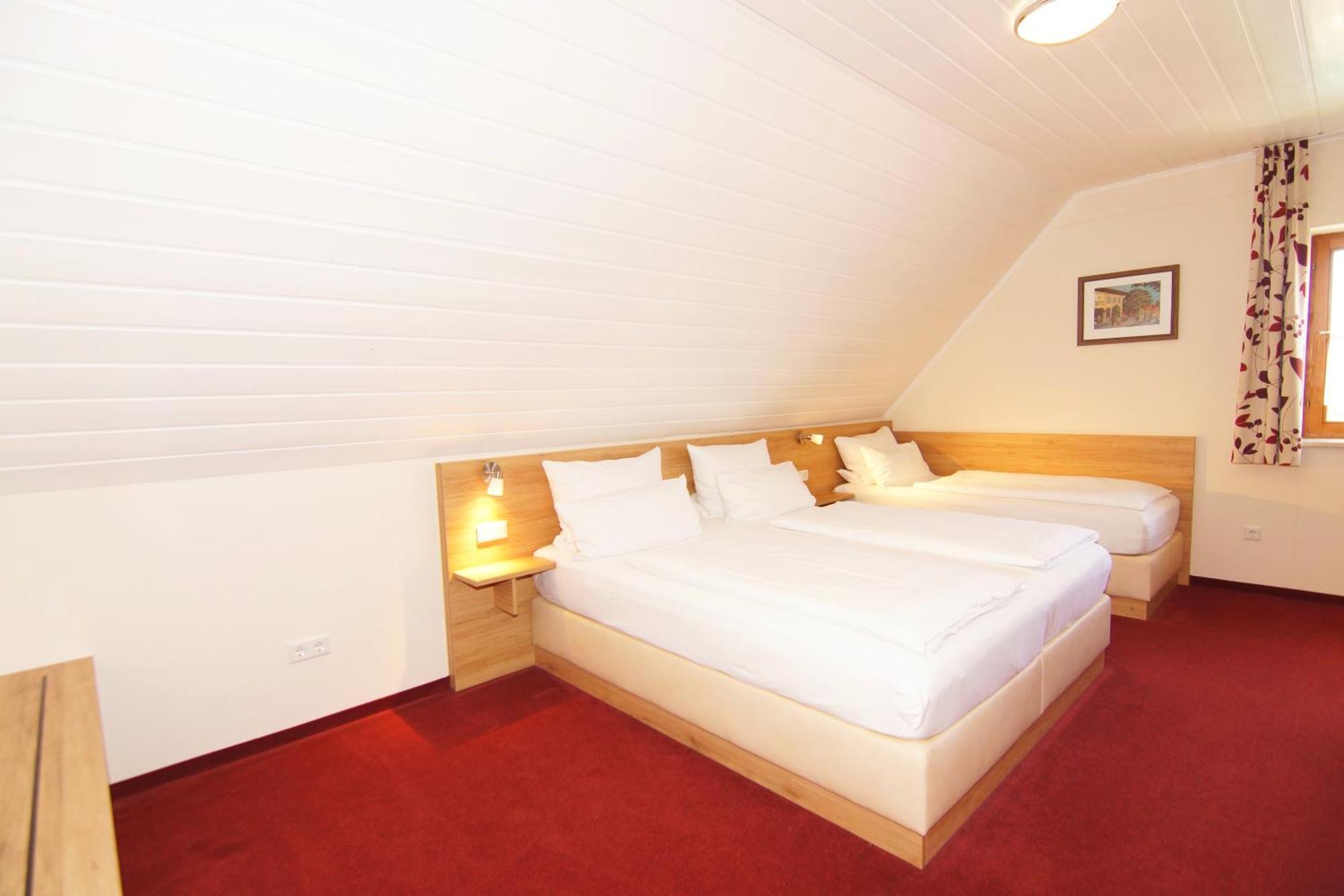 Gasthaus Und Landhotel Wiedmann 에레싱 외부 사진