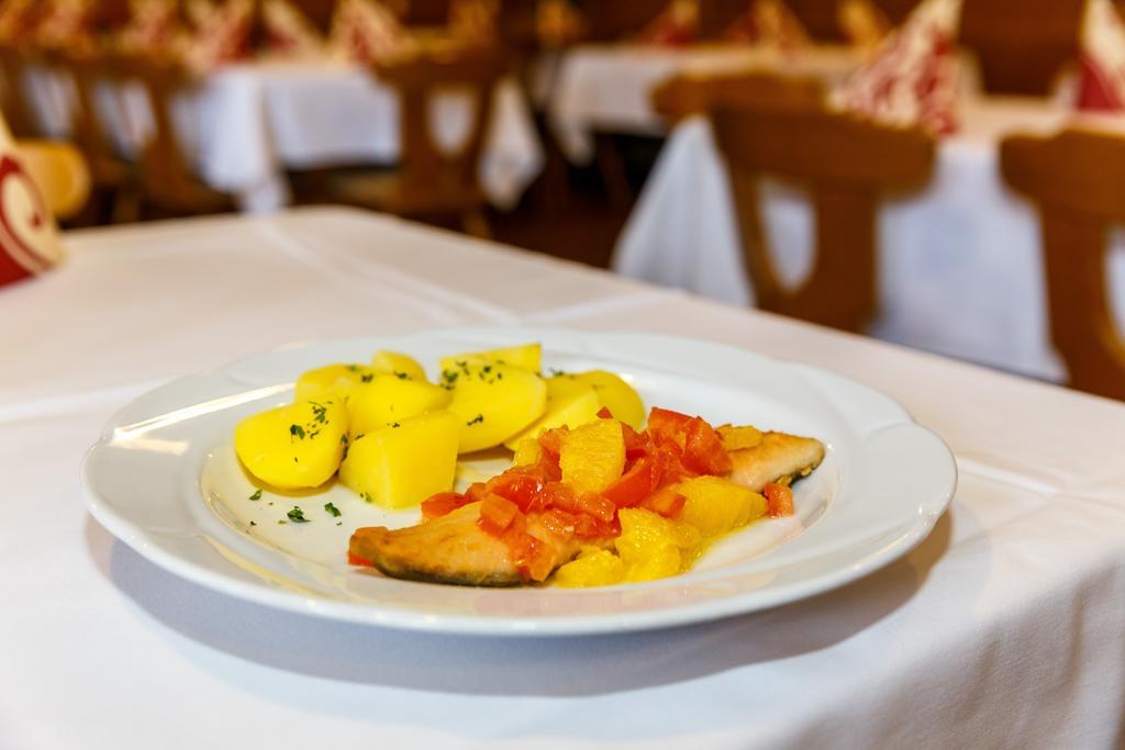 Gasthaus Und Landhotel Wiedmann 에레싱 외부 사진