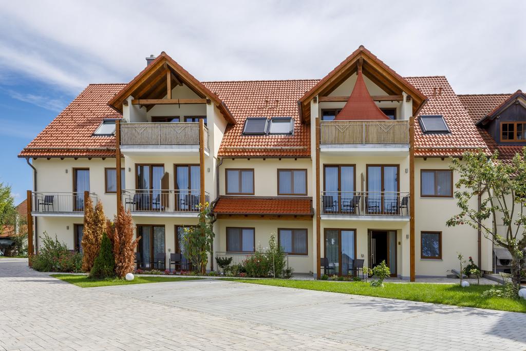 Gasthaus Und Landhotel Wiedmann 에레싱 외부 사진