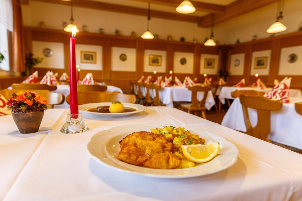Gasthaus Und Landhotel Wiedmann 에레싱 외부 사진