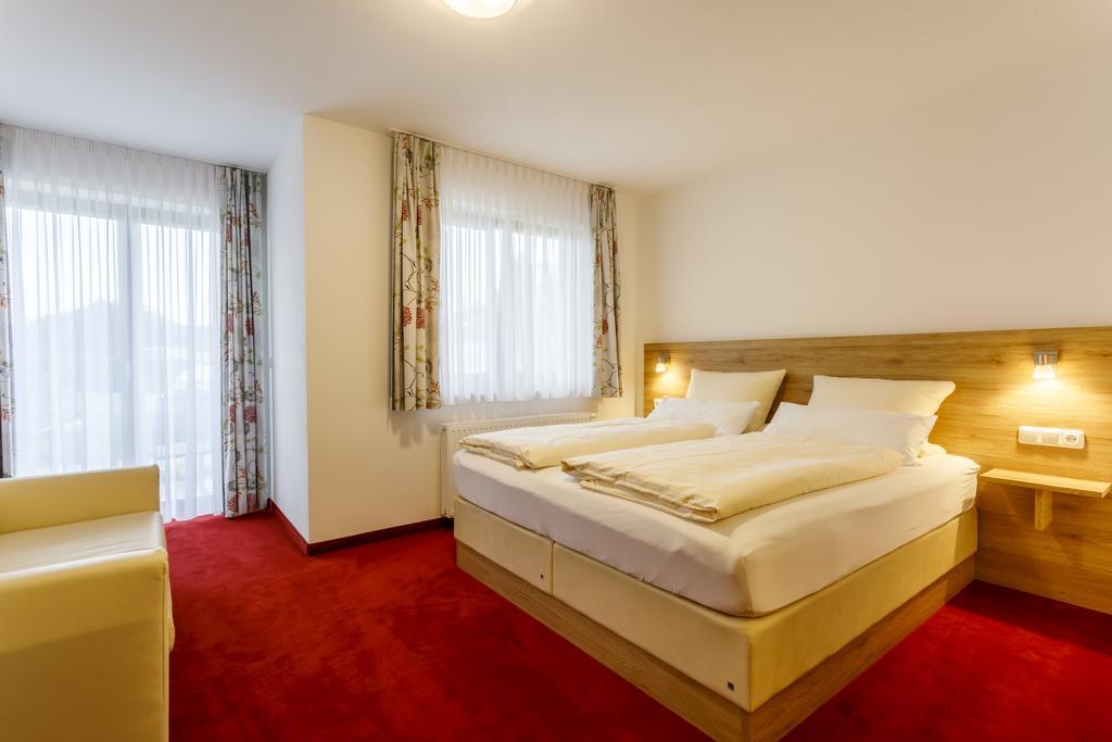 Gasthaus Und Landhotel Wiedmann 에레싱 외부 사진